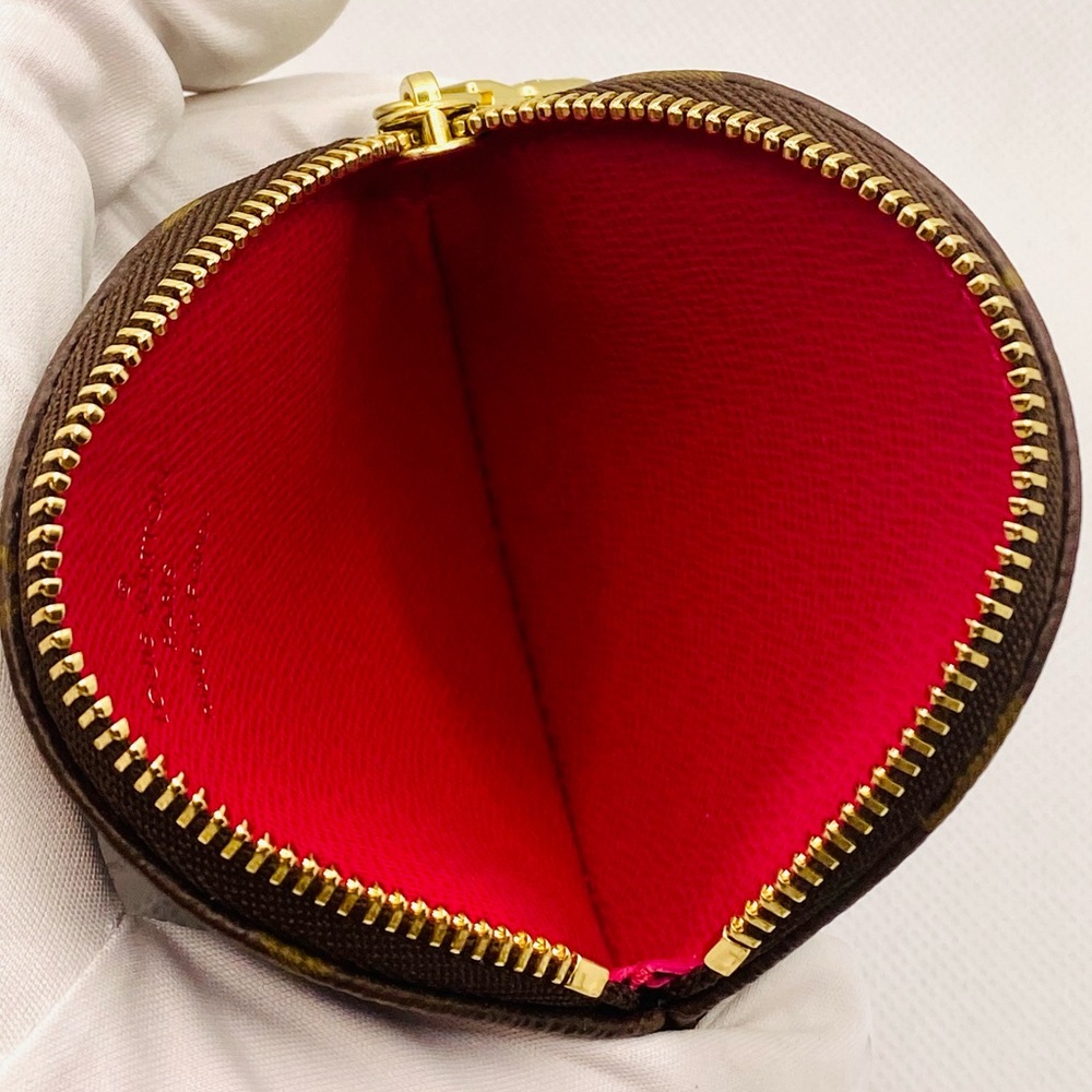 EUC Louis Vuitton 2018 Christmas Animation Porte Monnaie Round Coin Purse - Picture 11 of 15
